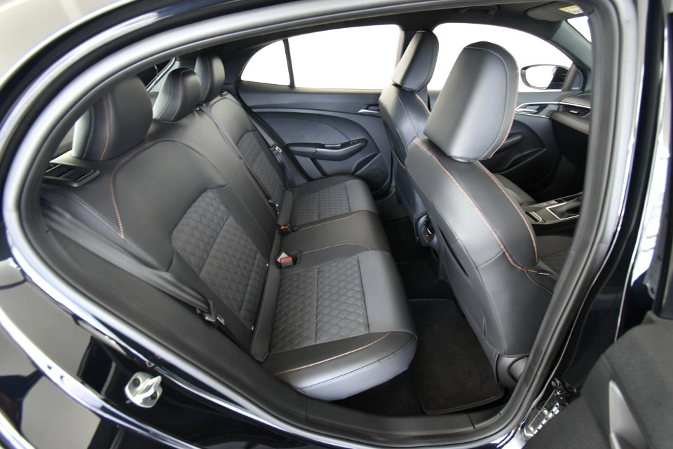2025 MG MG3 1.5 LUXURY AT