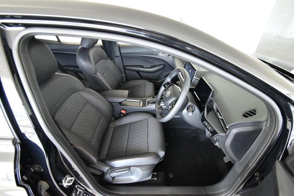 2025 MG MG3 1.5 LUXURY AT