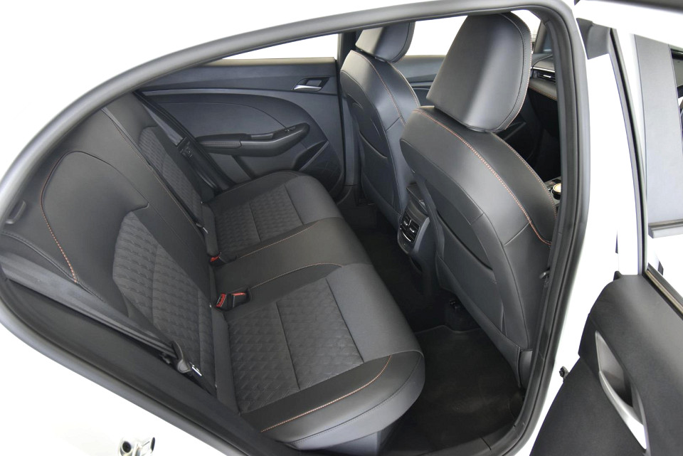 2025 MG MG3 1.5HEV LUXURY AT