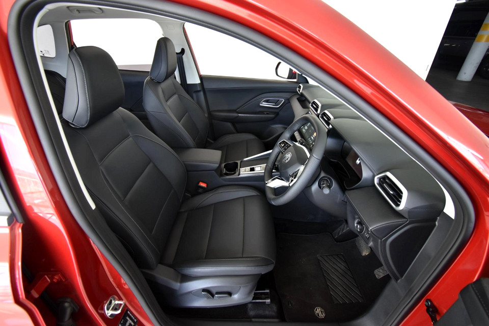 2025 MG ZS PRO 1.5T LUXURY CVT