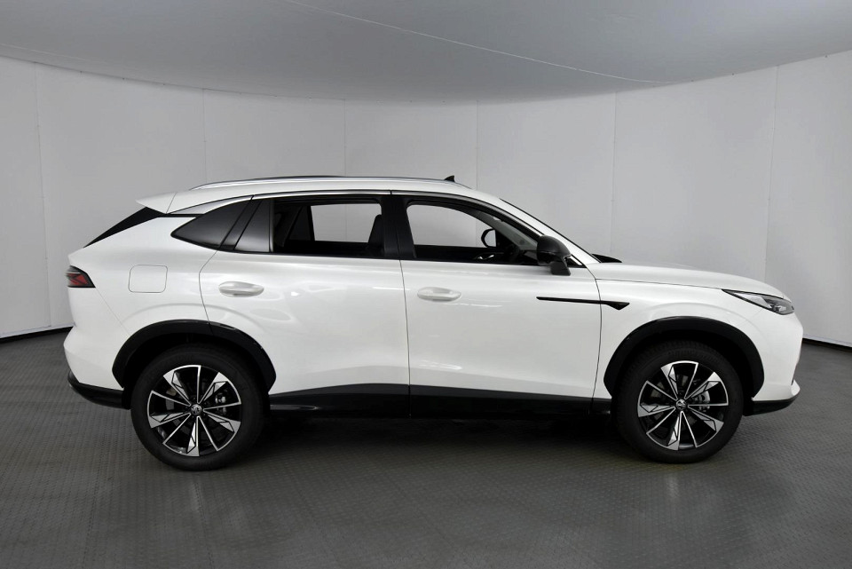 2025 MG HS 2.0T LUXURY AT