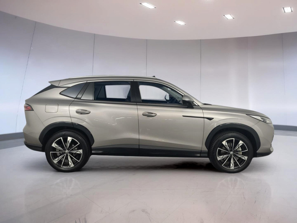 2025 MG HS 2.0T LUXURY AT