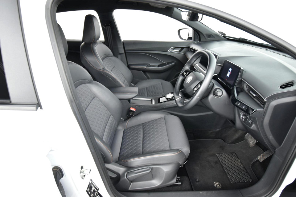 2025 MG MG3 1.5HEV LUXURY AT