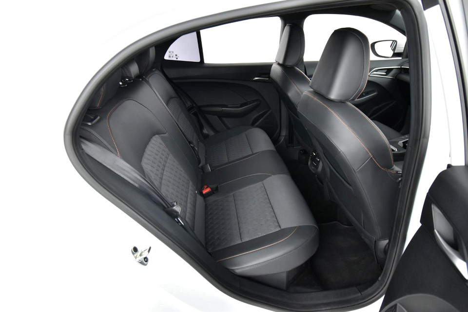 2025 MG MG3 1.5HEV LUXURY AT