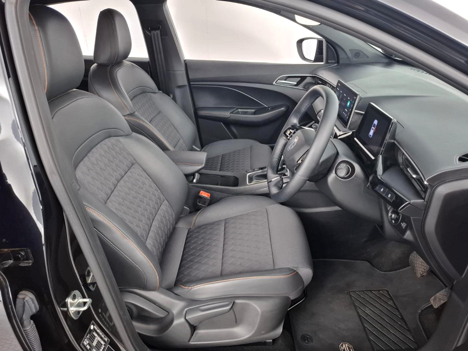 2025 MG MG3 1.5 LUXURY AT