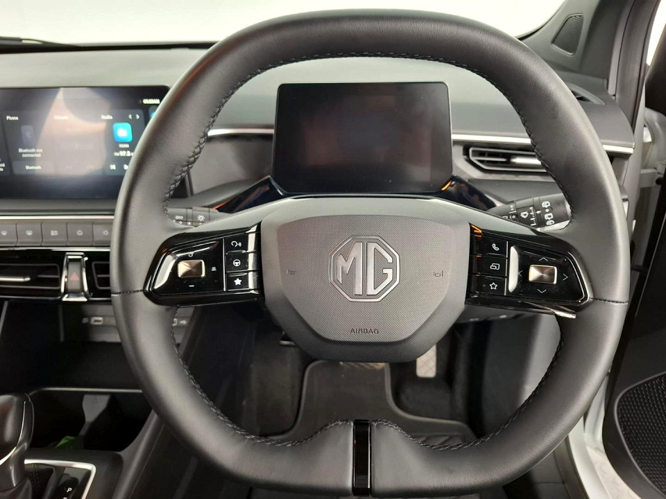 2025 MG MG3 1.5 LUXURY AT