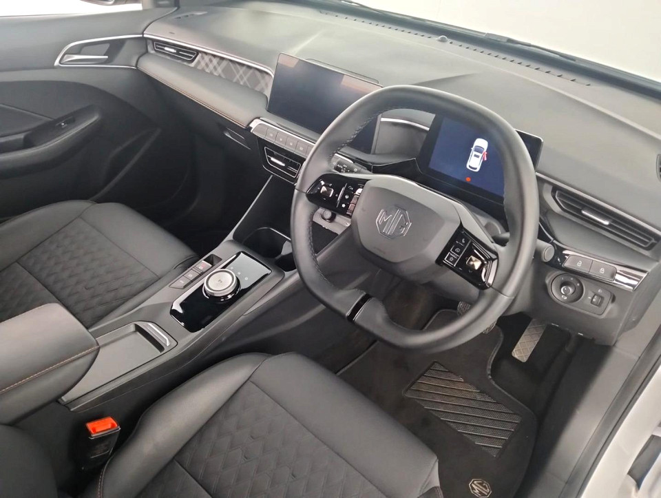 2025 MG MG3 1.5HEV LUXURY AT