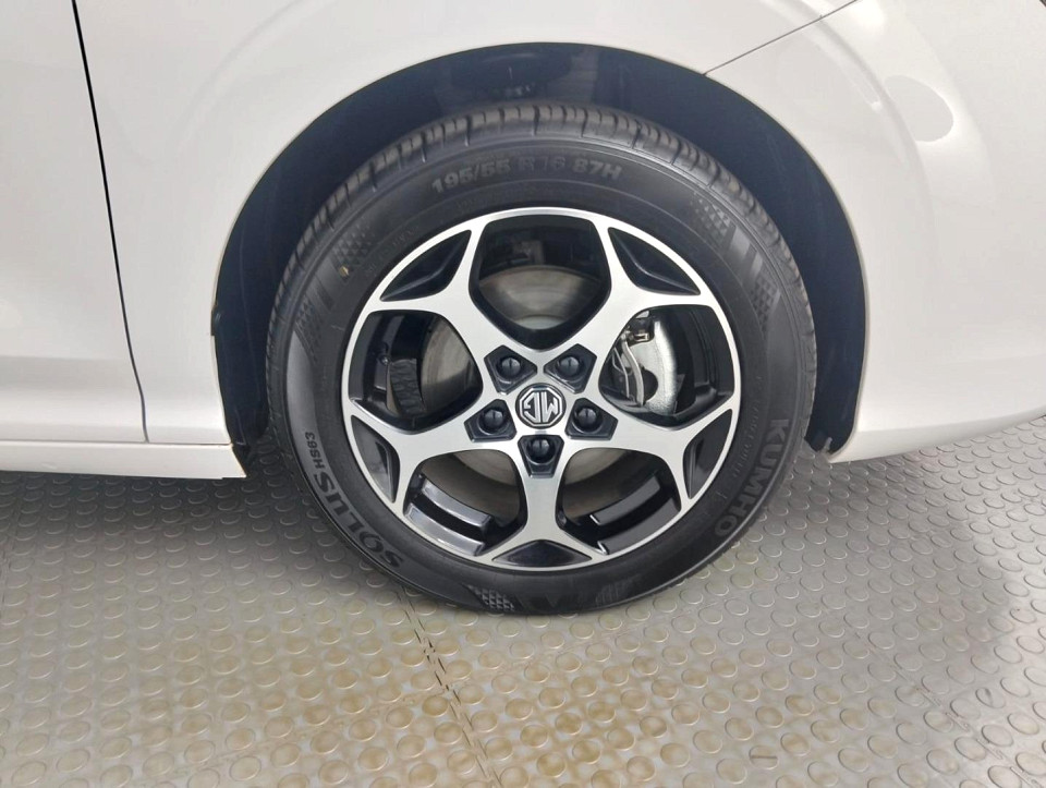 2025 MG MG3 1.5HEV LUXURY AT