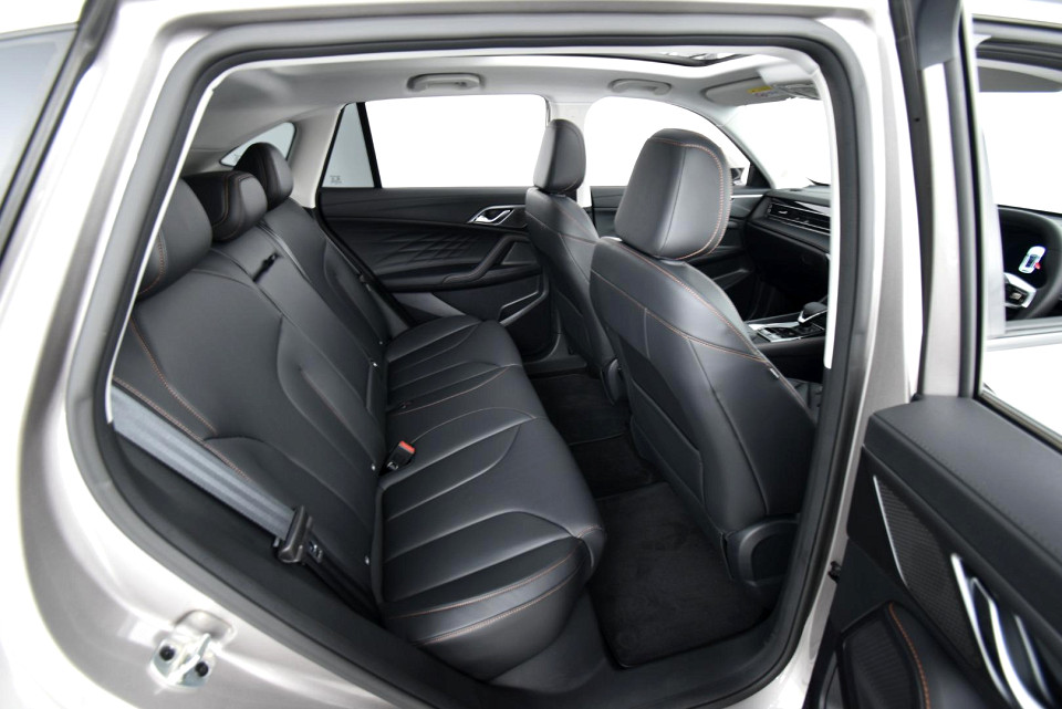 2026 MG HS 1.5T LUXURY AT