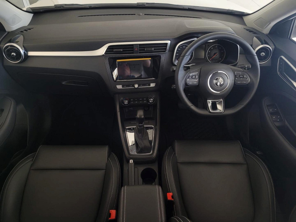 2026 MG ZS 1.5 LUXURY AT