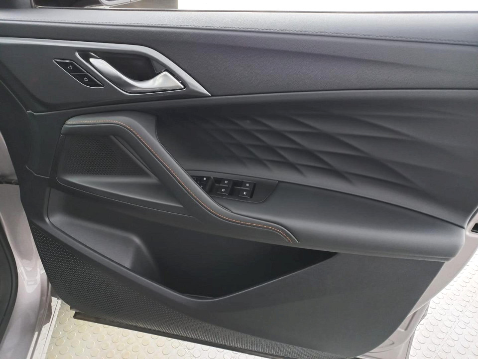 2026 MG HS 1.5T LUXURY AT