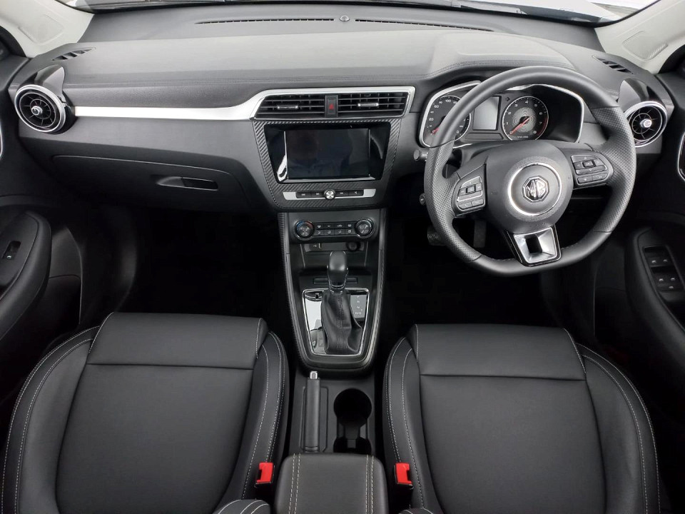 2026 MG ZS 1.5 LUXURY AT