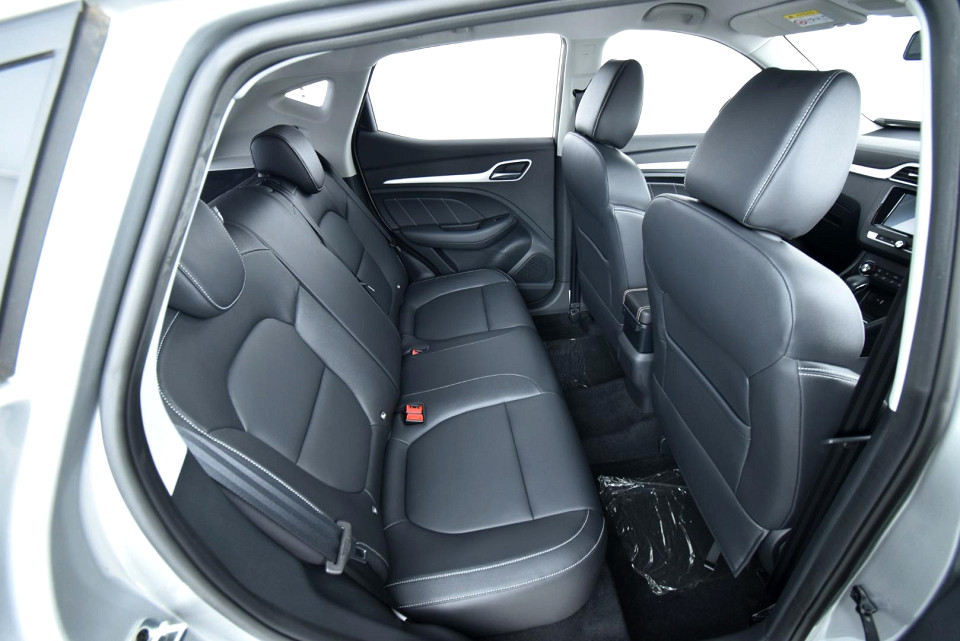 2026 MG ZS 1.5 LUXURY AT