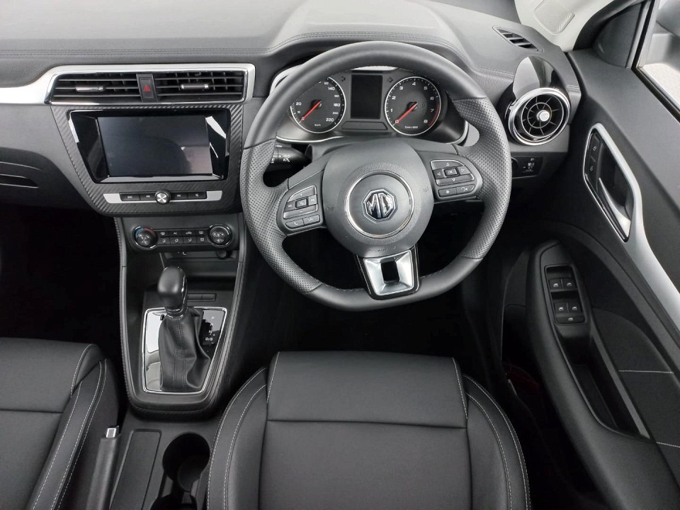 2026 MG ZS 1.5 LUXURY AT