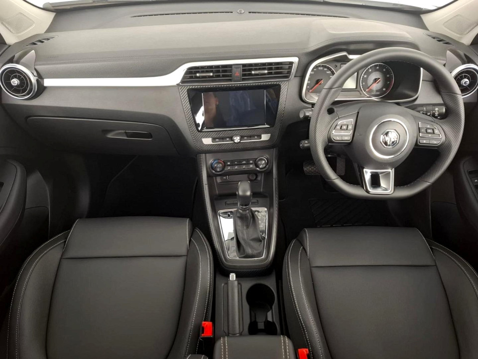 2026 MG ZS 1.5 LUXURY AT