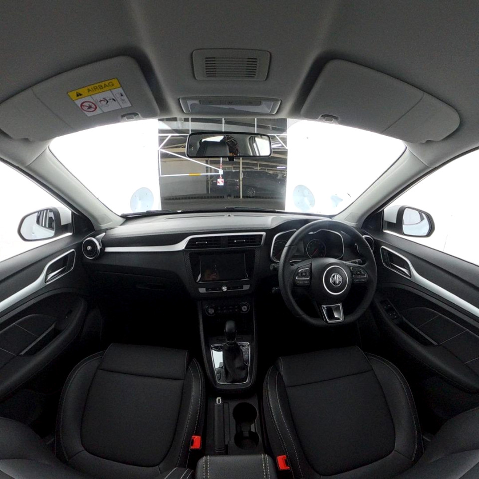 2026 MG ZS 1.5 LUXURY AT