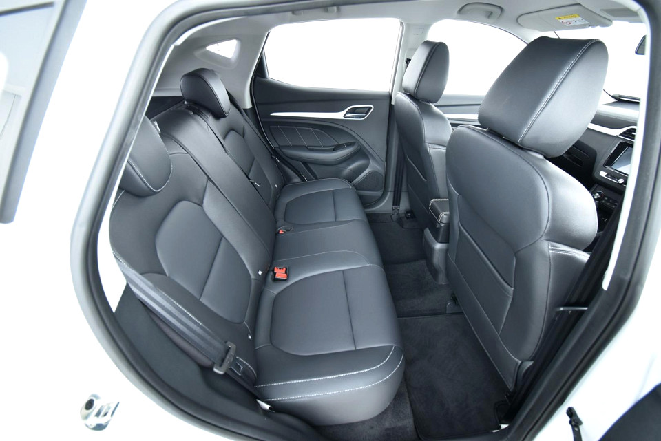 2026 MG ZS 1.5 LUXURY AT