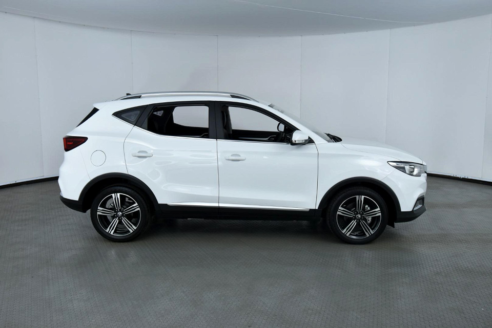 2026 MG ZS 1.5 LUXURY AT