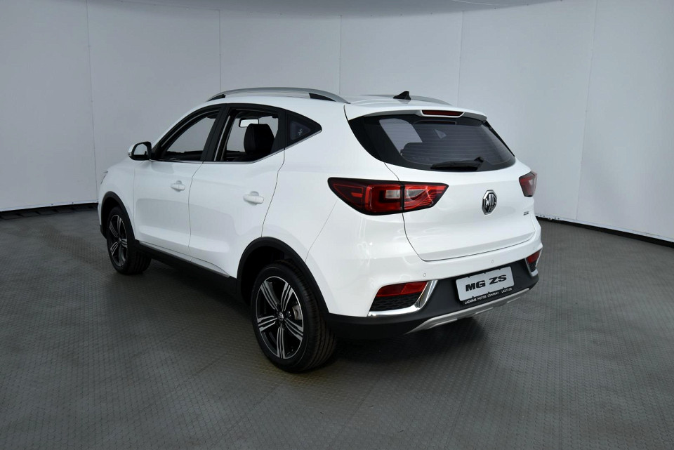 2026 MG ZS 1.5 LUXURY AT