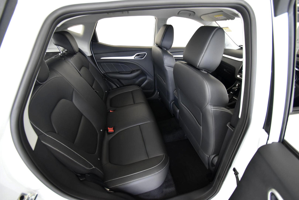 2025 MG ZS 1.5 LUXURY AT