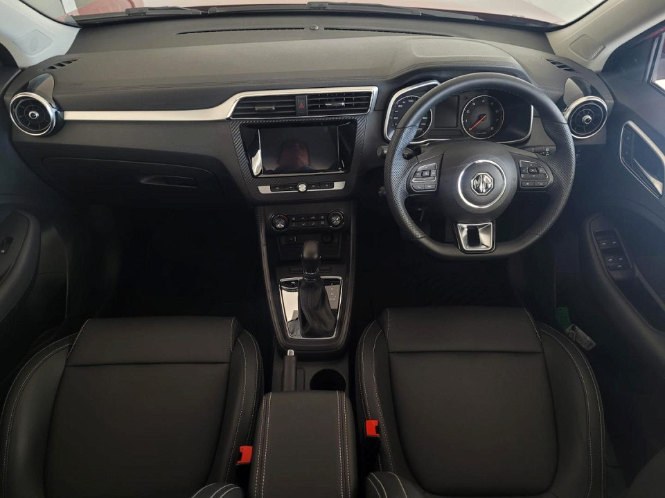 2025 MG ZS 1.5 LUXURY AT