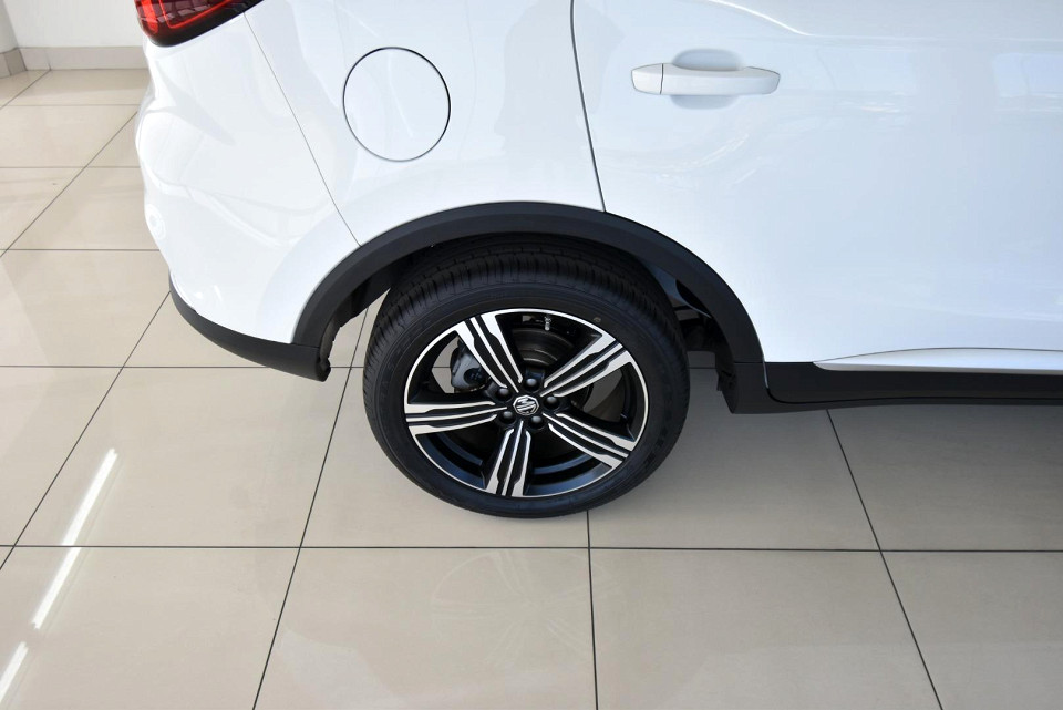 2025 MG ZS 1.5 LUXURY AT