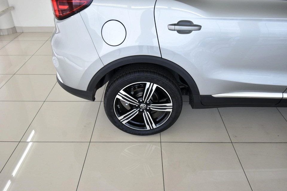 2025 MG ZS 1.5 LUXURY AT