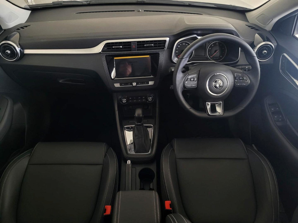 2025 MG ZS 1.5 LUXURY AT