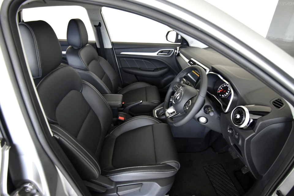 2025 MG ZS 1.5 LUXURY AT