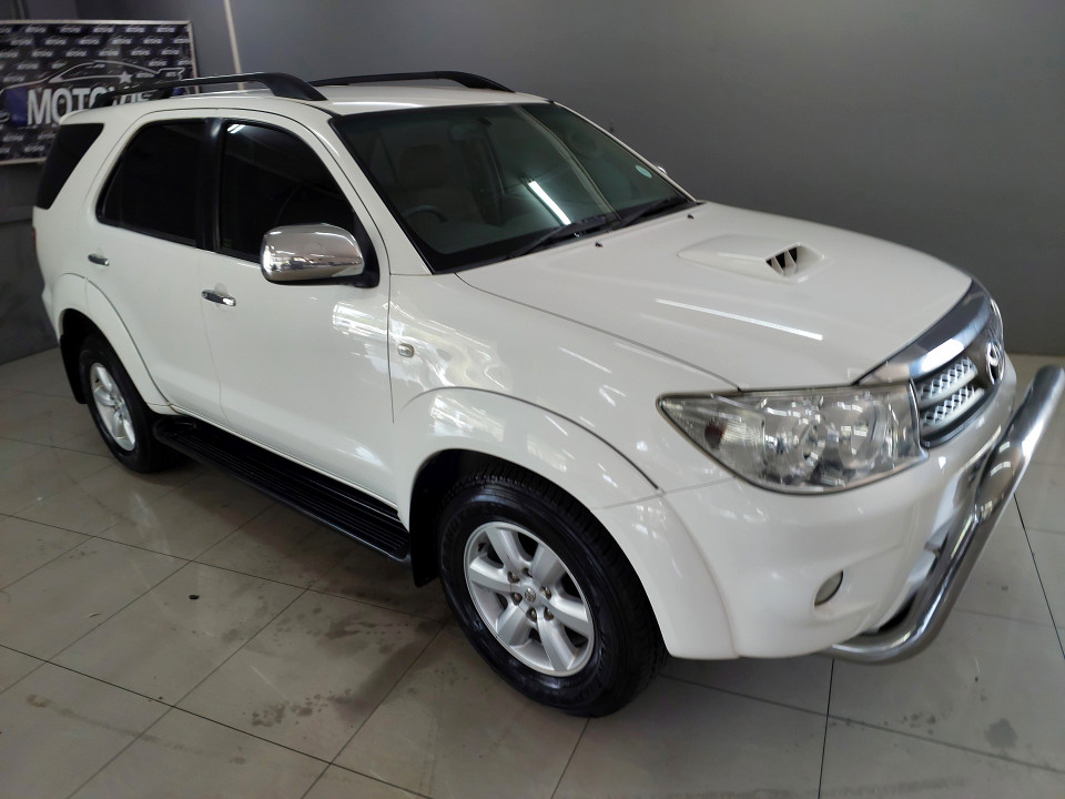 2010 TOYOTA FORTUNER 3.0 D-4D R/BODY AT